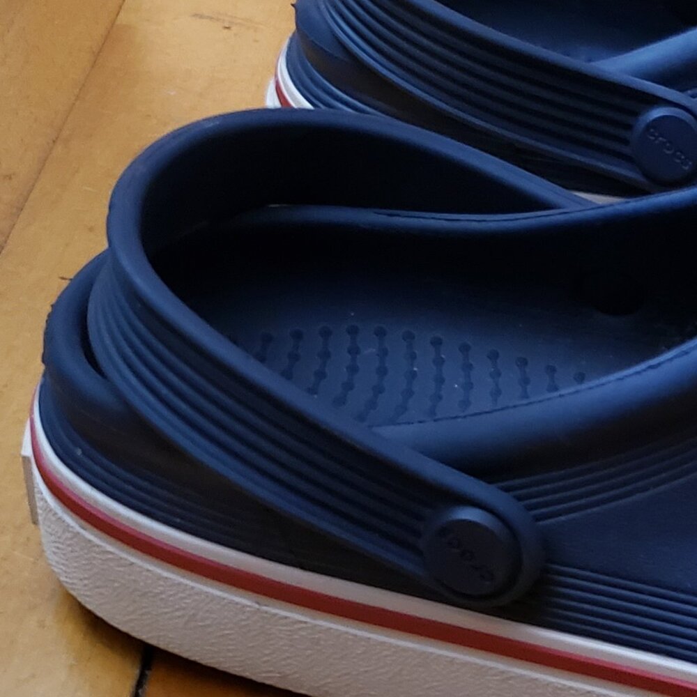 EUC Unisex Crocs - Picture 6 of 8
